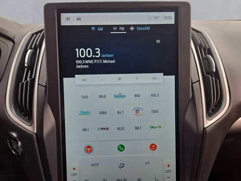 Certified 2024 Ford Edge SEL w/ Convenience Package image 18