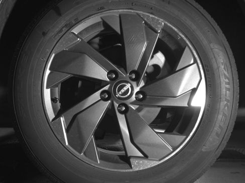 Used 2025 Nissan Rogue SV FWD image 14