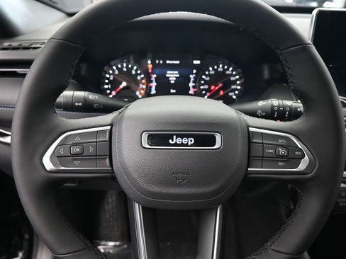 New 2026 Jeep Compass Latitude image 15