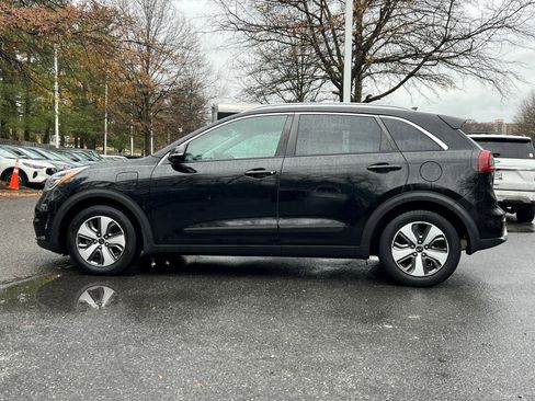 Used 2018 Kia Niro EX Premium image 3