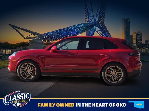 Used 2024 Porsche Cayenne S image 4