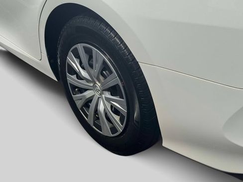 Used 2020 Toyota Camry LE FWD image 9