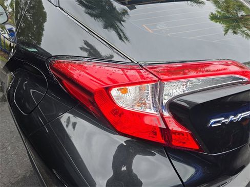 Used 2021 Toyota C-HR XLE image 5