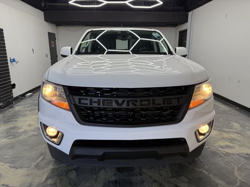 Used 2019 Chevrolet Colorado Z71 w/ Z71 Midnight Edition AWD/4WD image 6