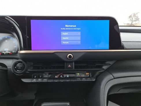 Used 2025 Toyota Crown Signia w/ Advanced Technology Package image 24