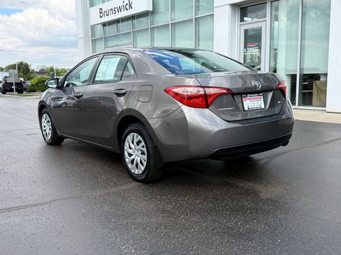 Used 2017 Toyota Corolla LE w/ Carpet Mat Package (TMS) FWD image 6