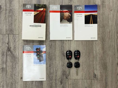 Used 2014 Toyota Sienna SE image 20