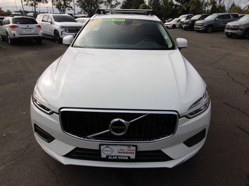Used 2020 Volvo XC60 T5 Momentum image 8