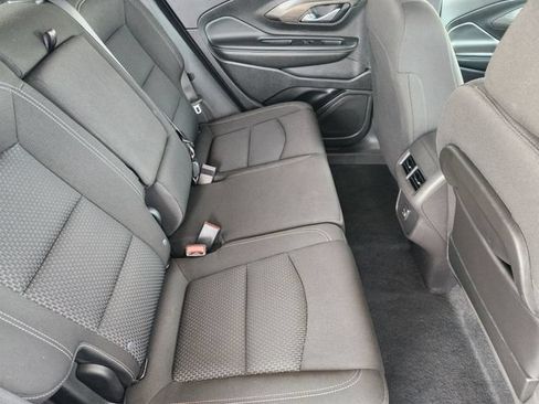 Used 2024 GMC Terrain SLE FWD image 31