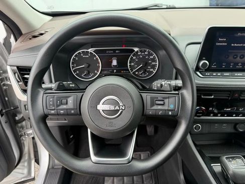 Certified 2022 Nissan Rogue SV image 11