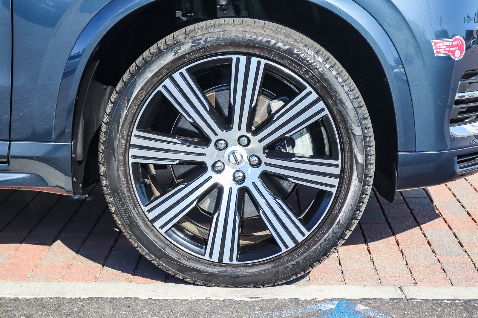 Used 2024 Volvo XC90 T8 Core w/ Protection Package Premier AWD/4WD image 11