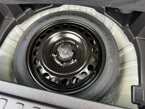 Used 2023 GMC Terrain SLE w/ Driver Convenience Package image 23