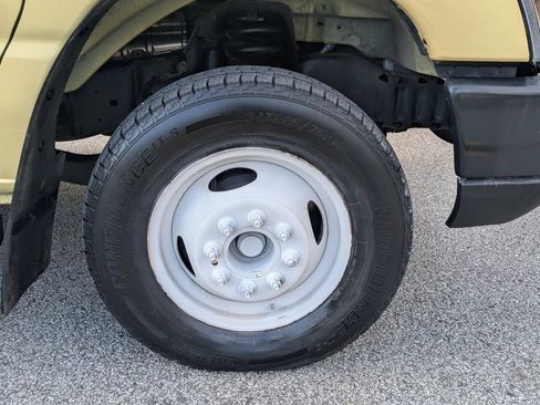 Used 2019 Ford E-450 and Econoline 450 Super Duty w/ Power Windows & Locks Group image 19