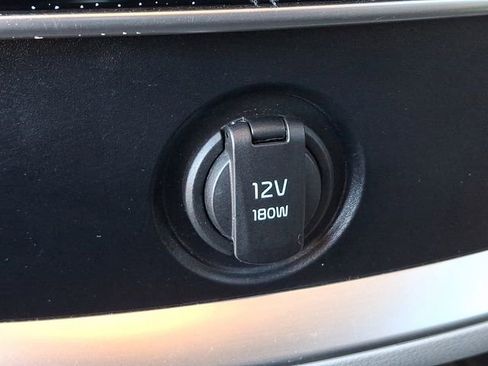 Used 2024 Kia Carnival EX FWD image 12