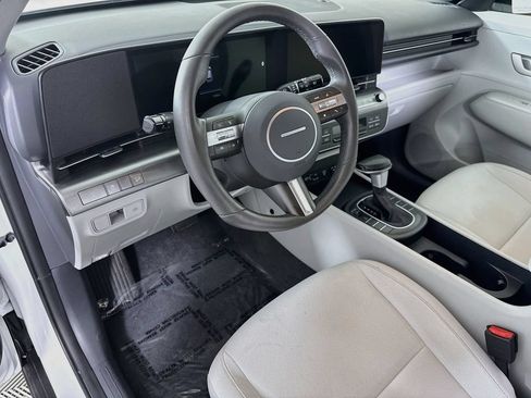 Certified 2025 Hyundai Kona SEL AWD/4WD image 17