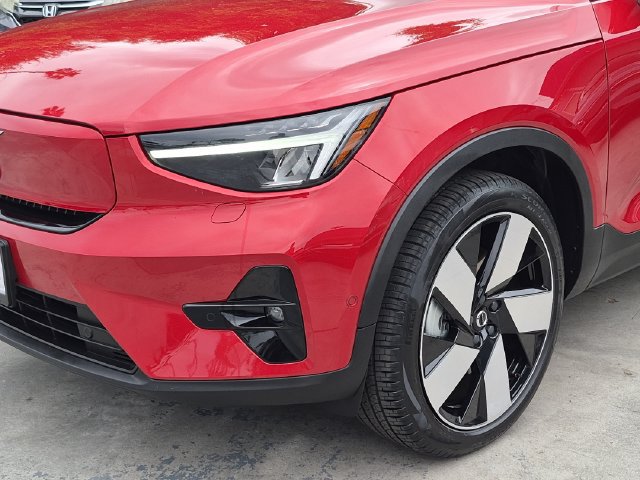 Used 2023 Volvo C40 P8 Recharge Ultimate w/ Protection Package Premier AWD/4WD image 9