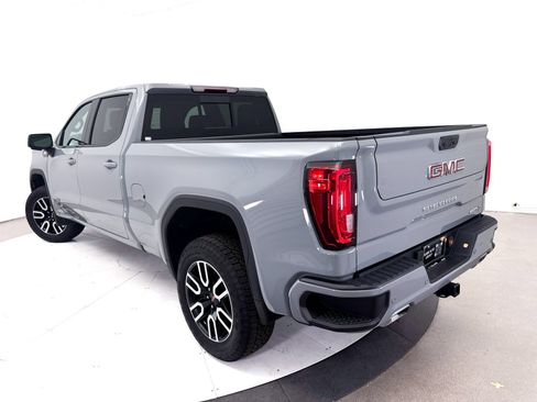 Used 2025 GMC Sierra 1500 AT4 w/ AT4 Preferred Package AWD/4WD image 2