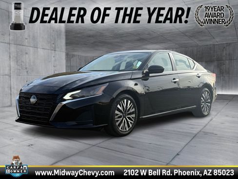Used 2024 Nissan Altima 2.5 SV image 1