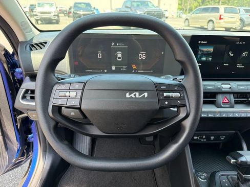 Certified 2025 Kia K4 FWD image 15