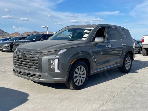 Used 2025 Hyundai Palisade SEL FWD image 3