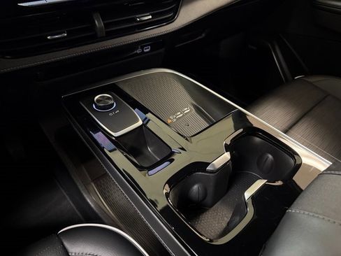 Used 2025 Buick Enclave Sport Touring image 18