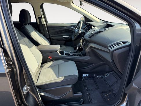 Used 2017 Ford Escape SE image 19