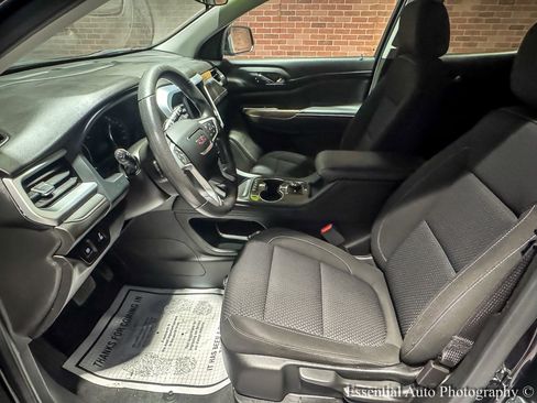 Used 2023 GMC Acadia SLE w/ Elevation Edition image 13