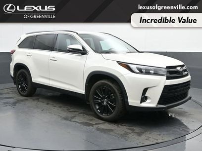 Used 2019 Toyota Highlander SE
