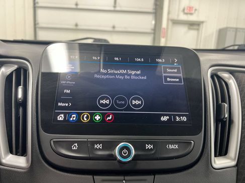 Used 2023 Chevrolet Malibu LT FWD image 14