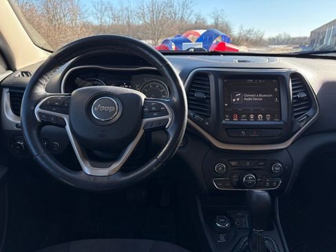 Used 2015 Jeep Cherokee Latitude w/ Comfort/Convenience Group image 21