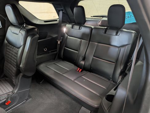 Used 2025 Ford Explorer ST-Line AWD/4WD image 7