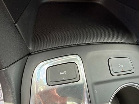 Used 2024 Chevrolet Equinox LT AWD/4WD image 32