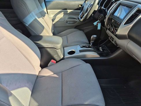 Used 2014 Toyota Tacoma 4x4 Double Cab w/ TRD Sport Package image 29