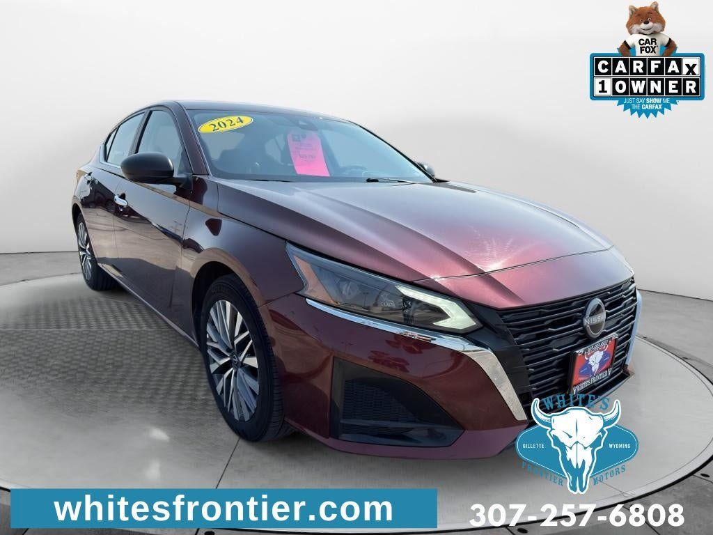 Used 2024 Nissan Altima 2.5 SV FWD image 3