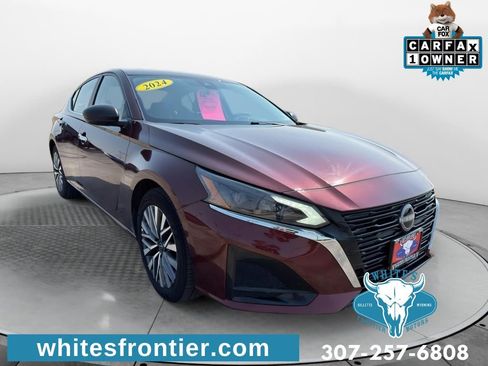 Used 2024 Nissan Altima 2.5 SV FWD image 3