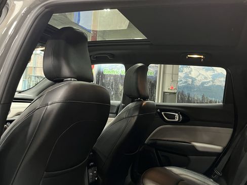 Used 2023 Jeep Compass Limited w/ Sun and Sound Group image 15