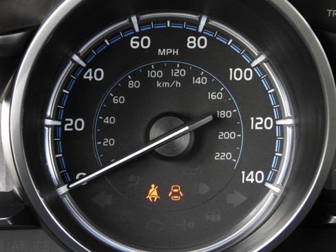 Used 2020 Toyota Yaris XLE FWD image 65