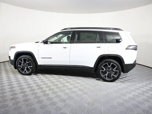 New 2026 Jeep Cherokee Overland w/ Trailer Tow Group AWD/4WD image 3