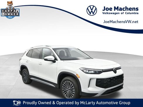 Used 2025 Volkswagen Tiguan S image 1