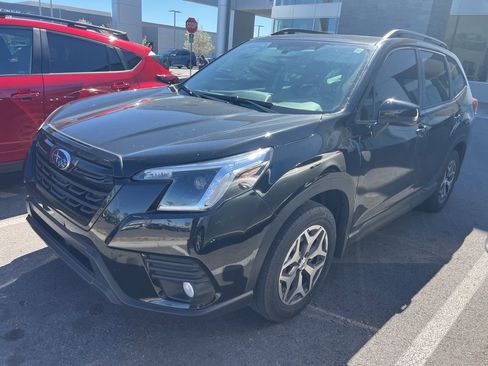 Used 2023 Subaru Forester Premium image 4