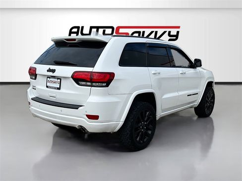 Used 2017 Jeep Grand Cherokee Altitude image 7