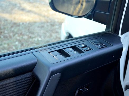 Used 2014 Nissan Titan SV w/ SV Value Truck Package image 17