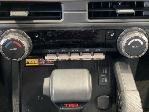 Certified 2025 Toyota 4Runner TRD Off-Road image 20