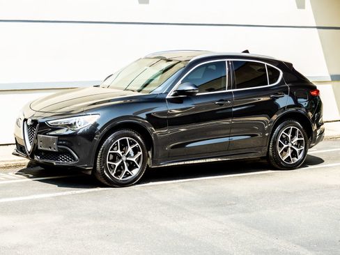 Used 2021 Alfa Romeo Stelvio Ti AWD/4WD image 4