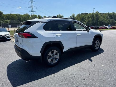 Used 2025 Toyota RAV4 XLE FWD image 5