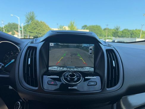 Used 2018 Ford Escape Titanium AWD/4WD image 13