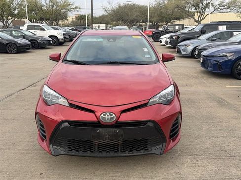 Used 2018 Toyota Corolla SE image 2