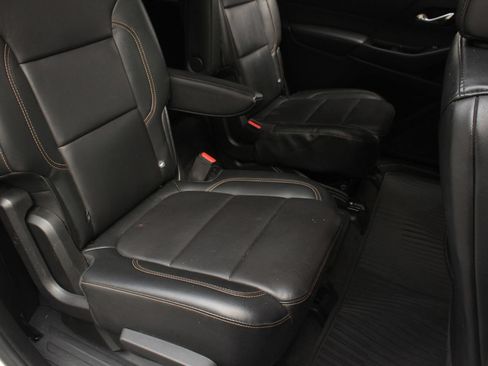 Used 2019 Chevrolet Traverse LT w/ LT Premium Package AWD/4WD image 23