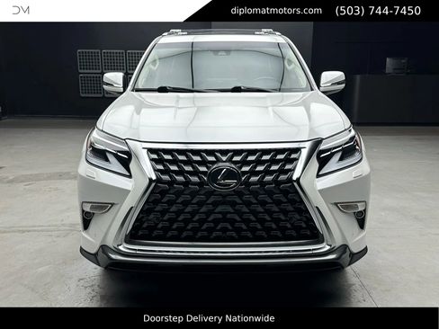 Used 2023 Lexus GX 460 Premium w/ Accessory Package image 11