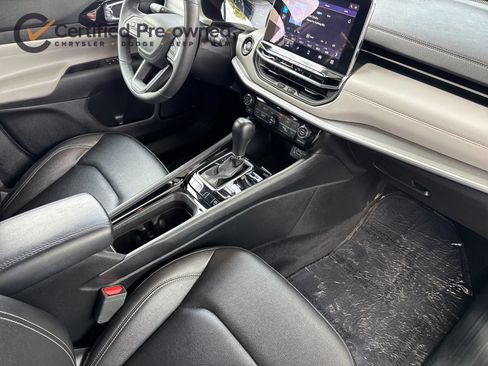 Certified 2025 Jeep Compass Limited AWD/4WD image 17